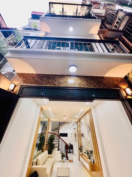 Hơn 9 tỷ Bùi Xương Trạch 40/42m 5T MT 3.2 Thanh Xuân full nội thất mới đẹp