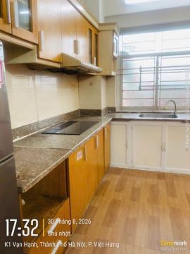 Cho thuê Chung cư  Việt Hưng  75m2, 2 ngủ, 1 vsinh, 2 điều hòa, tủ thì rất nhiều và đủ loại (tủ q...
