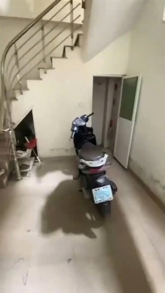 Giá thuê: 8 triệu, Cho thuê nhà nguyên căn trong ngõ, gần ngõ 236, Đường Đê La Thành Nhỏ, Quận Đố...