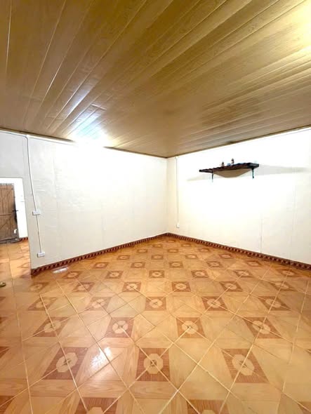 Chính chủ cho thuê dài hạn nhà cấp 4 rộng rãi 85m2,2PN,phòng khách,bếp,vệ sinh. Nhà 2 mặt tiền đư...
