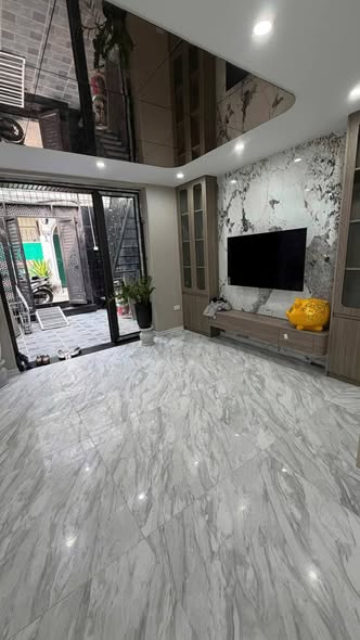 Nhà tập thể tầng 1 khu Thành Công, Ba Đình, khoảng 100m², chỉ 12 triệu/tháng