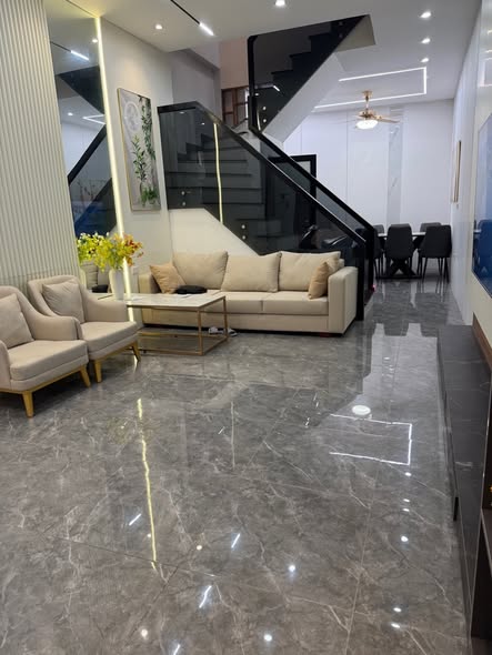 Chiều nay dắt hai vợ chồng bác bác sĩ Bệnh viện ĐH Y đi xem căn 45m² 5 tầng phân lô ô tô đỗ cửa p...
