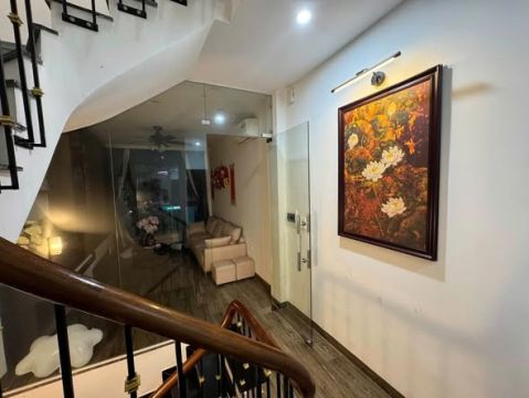 NHÀ NGUYÊN CĂN 4 TẦNG 1 TUM HOÀNG SÂM - CẦU GIẤY - FULL ĐỒ - 25 TRIỆU/THÁNG