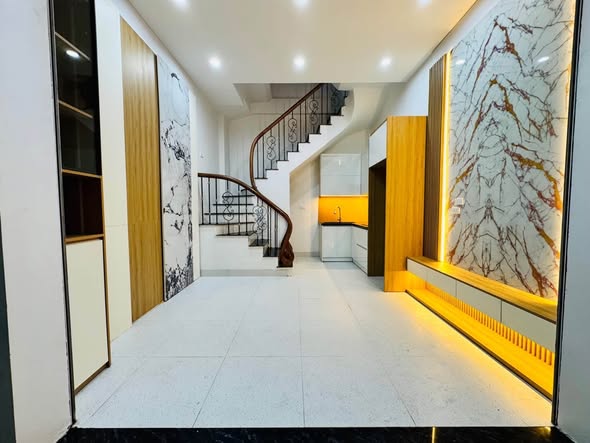 TÂY SƠN – THÔNG NGUYỄN VĂN TUYẾT – NHÀ NHỎ XINH, FULL NỘI THẤT – Ở NGAY – GIÁ CHỈ 5 TỶ!