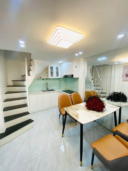 PHỐ ĐẠI LA - GẦN KHU BÁCH- KINH - XÂY 4tầng -3 ngủ chỉ NHỈNH 3tỷ