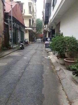 Cho thuê nhà ở ngõ 9 Trần Quốc Hoàn, Cầu Giấy. 20tr