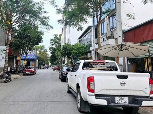 Nhà đẹp phố Việt Hưng, Oto đỗ cổng, chỉ 20m ra mặt phố trung tâm nhiều tiện ích, hàng xóm vinhome...