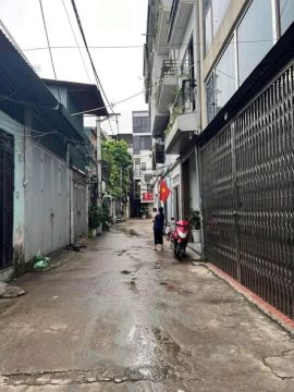9 TRIỆU CHO THUÊ NHÀ NGUYÊN CĂN 649 LĨNH NAM HOÀNG MAI