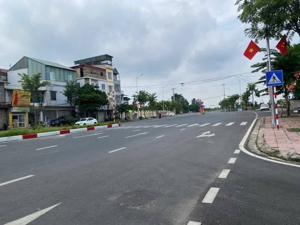 BÁN NHÀ KHU DỊCH VỤ LẠI YÊN – CẠNH KHU ĐÔ THỊ MINH DƯƠNG. Cách bến xe Mỹ Đình 8km