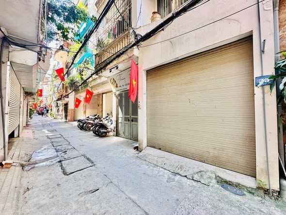 ĐỀN LỪ – HOÀNG MAI | CHỦ KHÔNG GỒNG NỔI BANK - PHÂN LÔ Ô TÔ ĐỖ CỬA – HÀNG HIẾM