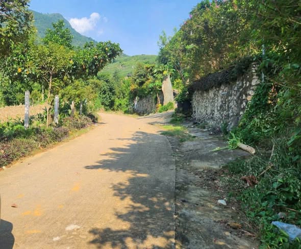 Bán bất động sản Ba vì nhỉnh 2 tỷ,