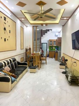 Trần Khát Chân, Hai Bà Trưng.