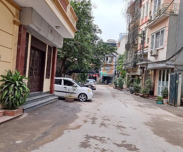 Nhà Trích Sài, Tây Hồ. Ngõ nông ô tô tránh. DT 50m2 giá 12 tỷ