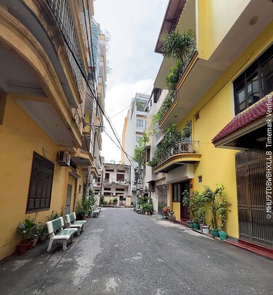 42M2-5 TẦNG -12 TỶ -HOÀNG QUỐC VIỆT -OTO LÙI CỬA-20M OTO TRÁNH -60M RA PHỐ -2 THOÁNG