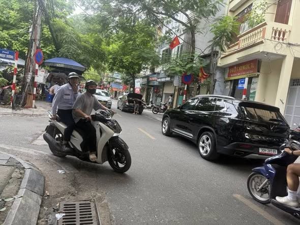 MẶT PHỐ HỒNG MAI, BẠCH MAI - CĂN GÓC - KINH DOANH VỈA HÈ