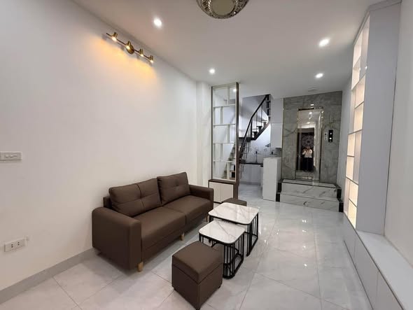 Ngọc Khánh DT 31M ,9.9 Tỷ Ba Đình Hà Nội mới kính coong Thang máy -NGÕ THÔNG THOÁNG BA GÁC TRÁNH-...