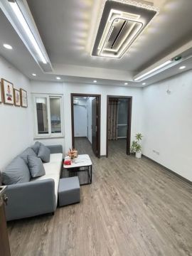 Gia đình cần bán gấp căn hộ 2 ngủ giá chỉ 1,5 tỷ hơn . Đường Láng - gần Chùa Láng
