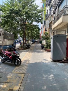MẶT PHỐ MINH KHAI. 5 TẦNG 15 TRIỆU, CÓ CHO LÀM HÀNG ĂN UỐNG 0982898884