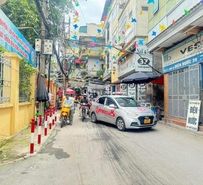 Nhà Trung Phụng, Đống Đa gần trường TH La thành. 45m2 x 5T ngõ nông 7T