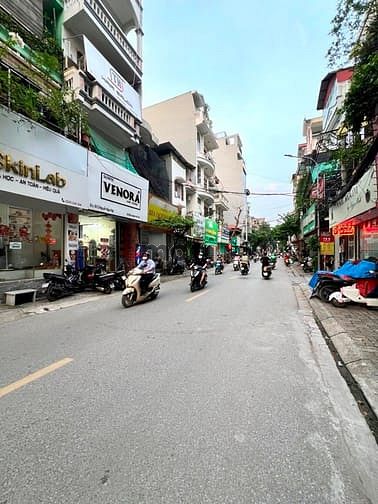 Bán nhà mặt phố Nguyễn Ngọc Nại, vị trí đẹp kinh doanh sầm uất, 75m