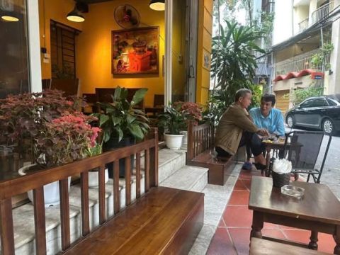 Sang nhượng quán cafe mặt ngõ phố Thái Hà - Đống Đa