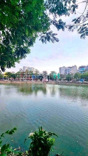 Bán nhà Phương Liệt view hồ thoáng mát, vị trí đẹp nhất phố, vỉa hè