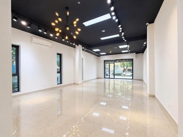 MBKD MẶT PHỐ TRUNG KÍNH NHỎ – CẦU GIẤY