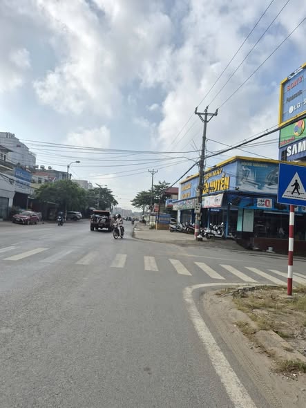 ĐẤT VÀNG - THỊ TRẤN SÓC SƠN - TRUNG TÂM HÀNH CHÍNH HUYỆN - LÔ GÓC - ĐƯỜNG Ô TÔ - GẦN THPT ĐA PHÚC