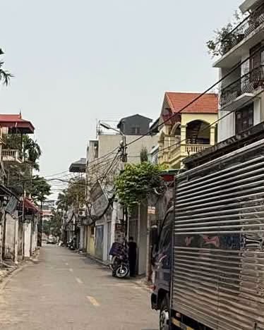 Anh Chất bán nhà CHU HUY MÂN 55 mét 7 tầng giá chỉ nhỉnh 10 tỷ .ngõ thông oto tải Tránh ,không qu...