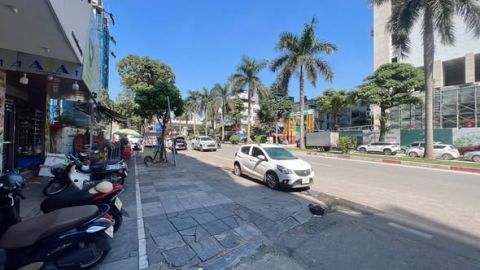 Nguyễn Khuyến Văn Quán HĐ, ô tô đỗ  17tỷ 5 tầng thang máy 55m mt 6.5m 12 phòng doamh thu 65tr /th...
