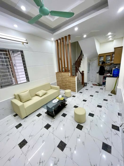 >6tỷ nhà Xuân Đỉnh, 35m2, 5 tầng, 3 phút ra Hồ Tây lộng gió