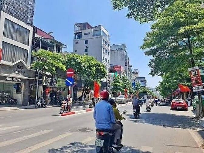 Siêu phẩm MP Tôn Đức Thắng 6T thang máy vị trí đắc địa vỉa hè rộng