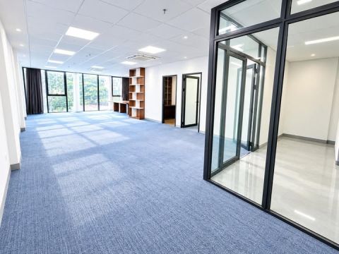 VĂN PHÒNG 135M² TRẦN THÁI TÔNG – GIÁ ƯU ĐÃI 24TR/THÁNG
