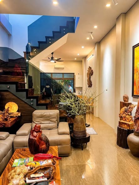 PHÂN LÔ LÒ ĐÚC – CHỦ HẠ GIÁ MẠNH – NHÀ ĐẸP, XÂY CHẮC CHẮN