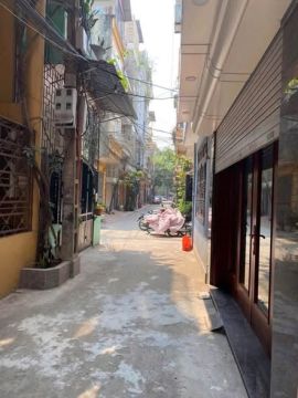 Cho thuê nhà ở ngõ 126 Khuất Duy Tiến, Thanh Xuân.
