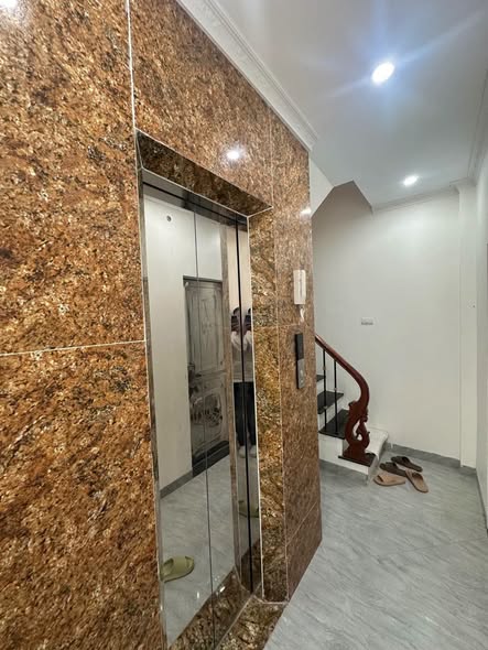 PHÚ DIỄN – 6 TẦNG THANG MÁY, LÔ GÓC, Ô TÔ ĐỖ CỬA, 39M2 CHỈ HƠN 8 TỶ.
