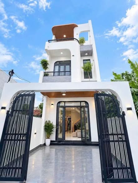NHÀ 3 TẦNG GẦN PHẠM VĂN ĐỒNG – TP HUẾ
