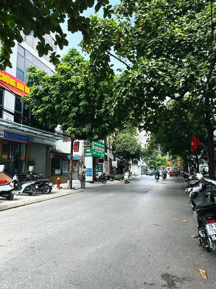BÁN NHÀ PHÂN LÔ LẠC TRUNG Q. HBT - NGÕ TO NHƯ PHỐ - NHÀ HAI MẶT NGÕ