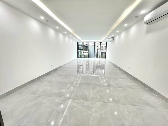 Giảm sâu! Sàn VP Giảng Võ 70m2 chỉ còn 13.5tr/tháng, thang máy, hầm xe, xây mới
