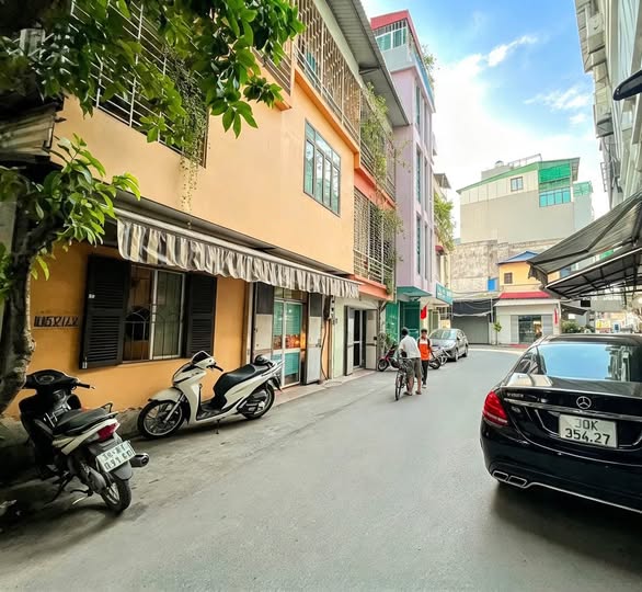BÁN NHÀ 91M2 - MẶT TIỀN 11M TÔN ĐỨC THẮNG ĐỐNG ĐA - Ô TÔ TRÁNH 3 BƯỚC RA HỒ - VỊ TRÍ ĐẸP