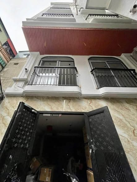 CHDV XÂY MỚI 8 TẦNG THANG MÁY, ĐẦY ĐỦ PCCC . Ô TÔ ĐỖ CỔNG   FULL NỘI THẤT CHỈ NHỈNH 12 tỷ