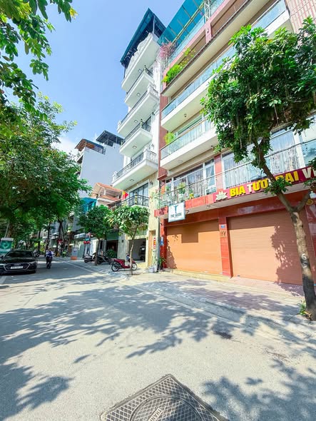 SIÊU PHẨM 8 TẦNG  HOMSTAY PHỐ NHẬT CHIÊU - THANG MÁY - NGAY MẶT HỒ TÂY - NGOẠI QUỐC Ở NHIỀU - VỪA...