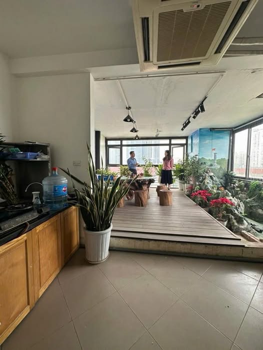 Siêu Hiếm, TT Cầu Giấy - vđ 2.5 Nguyễn Văn Huyên - dt37/50m2 lô góc 2 thoáng.