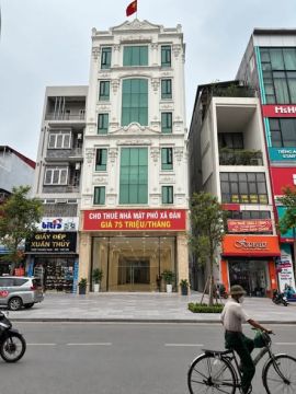 CHO THUÊ TOÀ NHÀ 7 TẦNG THANG MÁY CÓ HẦM TẠI MẶT PHỐ XÃ ĐÀN ĐỦ CÁC TIÊU CHUẨN VỀ PCCC