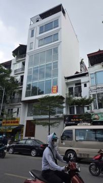 **BA ĐÌNH MÀ TÌM ĐƯỢC MẶT BẰNG CÓ SÂN VƯỜN 100M² THẾ NÀY… KHÔNG PHẢI CHUYỆN ĐÙA!**