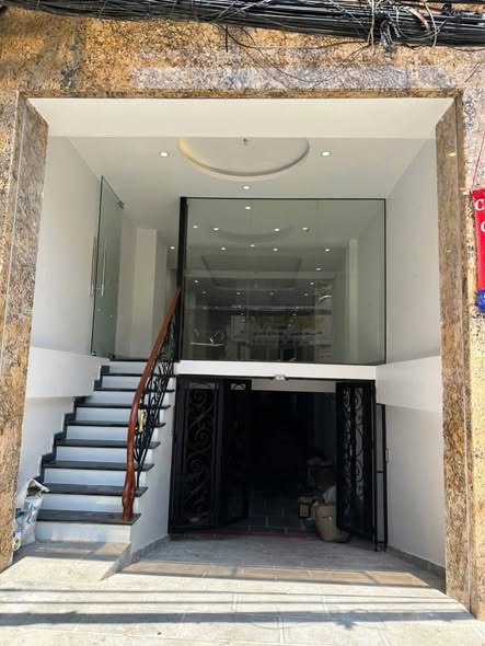 MBKD MẶT PHỐ ĐÊ LA THÀNH – ĐỐNG ĐA | 85M² | 15 TRIỆU