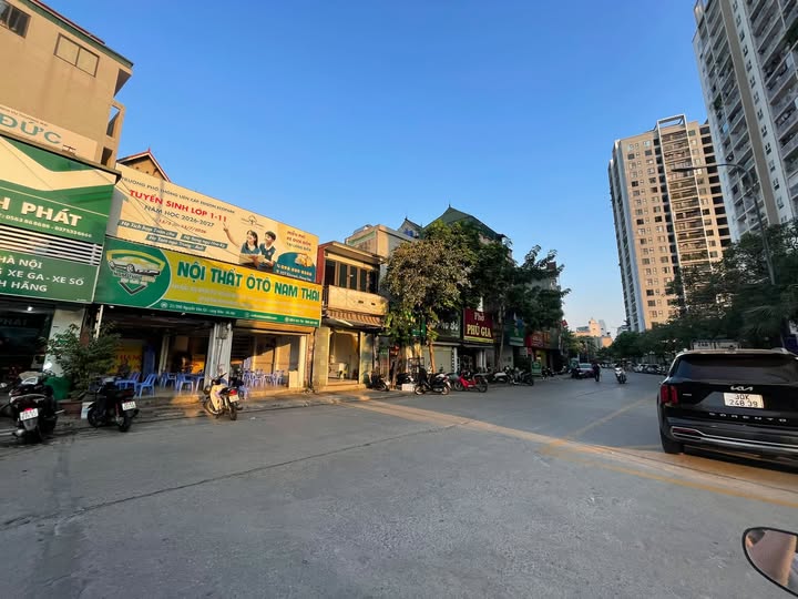 Cho thuê mặt bằng kinh doanh phố Nguyễn Sơn- Long Biên, diện tích 80m- mặt tiền 17m. Đường rộng ô...
