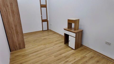 Tôn Đức Thắng Đống Đa, nhà riêng, 5 tầng, có đồ, điện nước giá dân. 10tr/th
