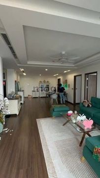 132 mét vuông- căn hộ 3 phòng ngủ trang bị nội thất hoàn thiện.