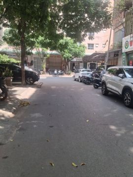Tài chính chỉ hơn 10 tỷ còn thương lượng, phố lạc trung ô tô đỗ cửa 50m x 5 tầng thang máy 4 ngủ ...